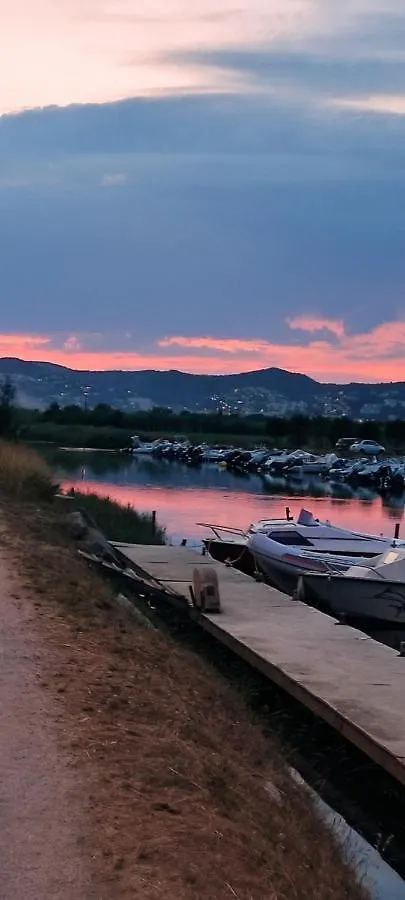 Holiday home Maison De Vacances A L'Ayguade Classee 3 Etoiles, Climatisee,3Mn A Pied Plage Et Restos ,5Mn Aeroport, 10Mn Gare Hyeres France
