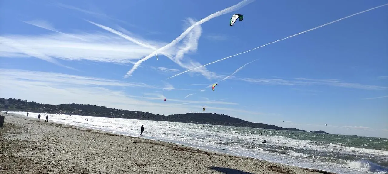 Maison De Vacances A L'Ayguade Classee 3 Etoiles, Climatisee,3Mn A Pied Plage Et Restos ,5Mn Aeroport, 10Mn Gare Hyeres France